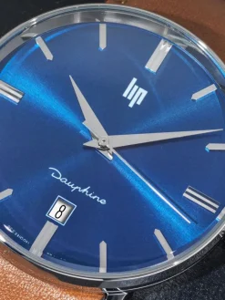 Montre LIP DAUPHINE cuir marron fond bleu 671429